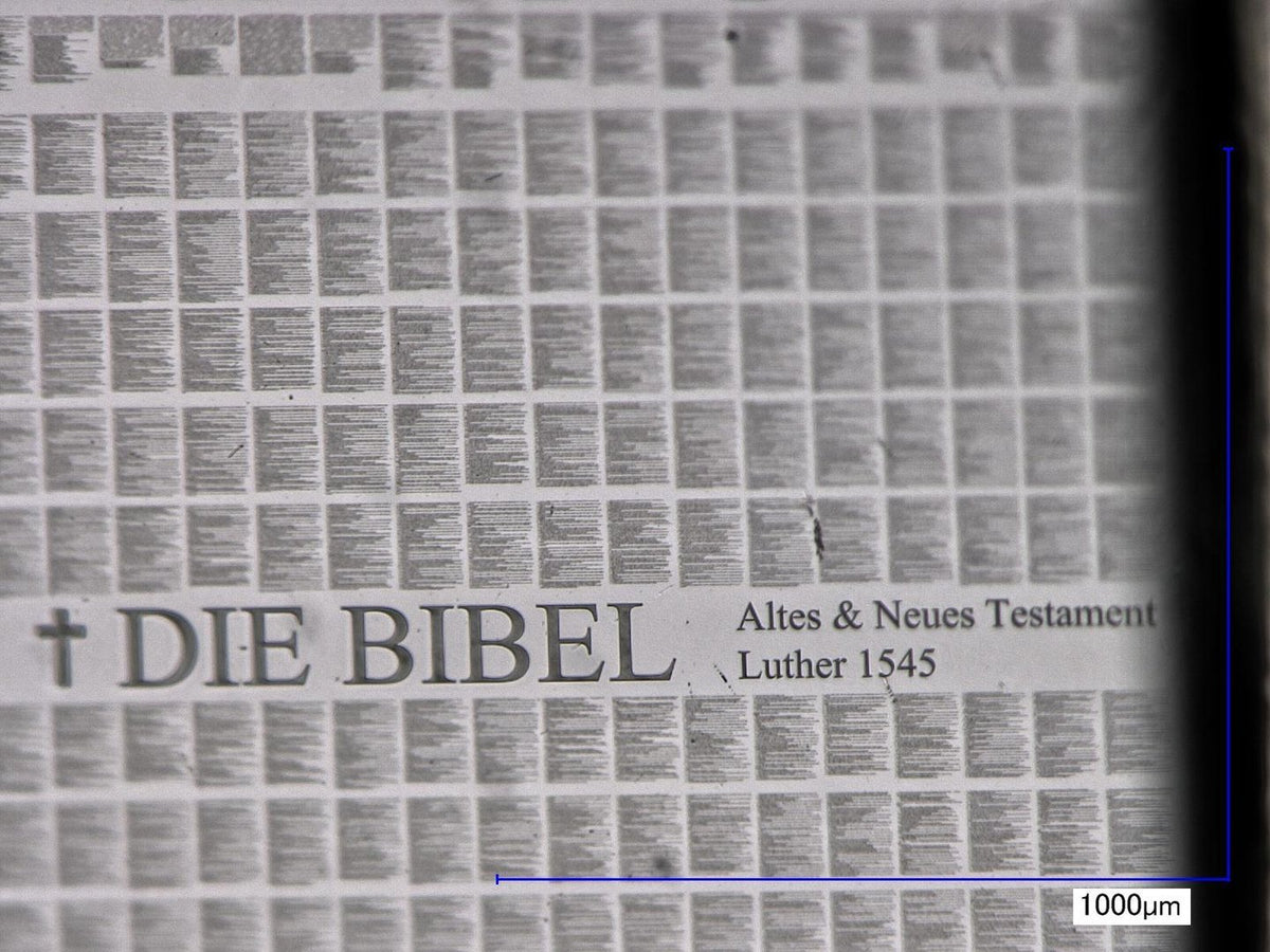 Nano Bibel Titan (vergoldet, hochglanz) 8 verschiedene Sprachen